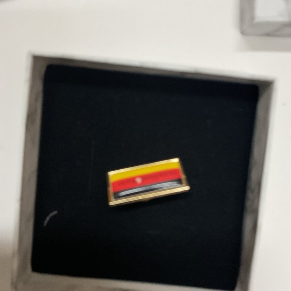 Trump  memoribilia. - Picture 6 of 7